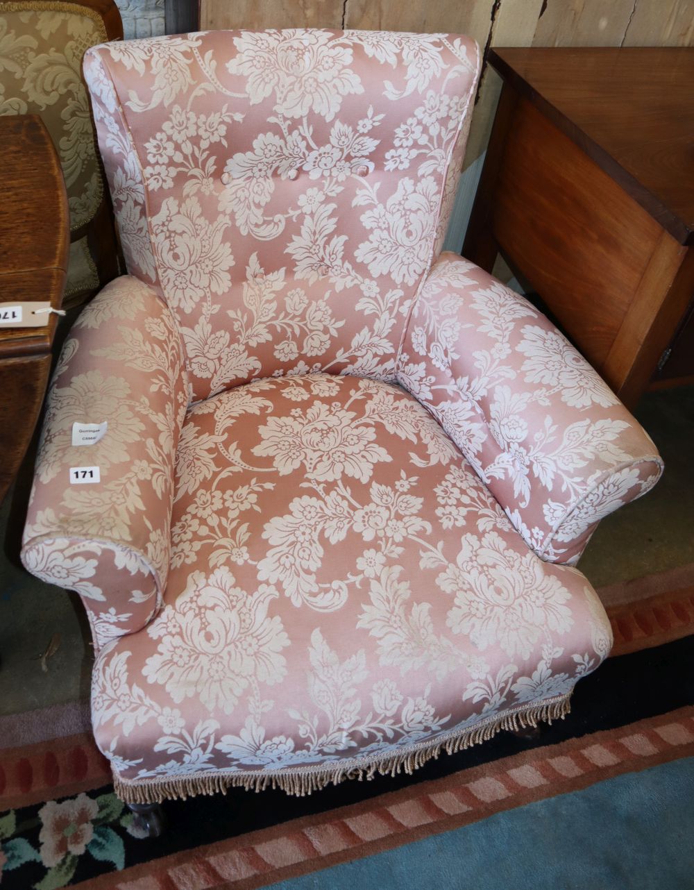 An Edwardian mahogany armchair, W.75cm